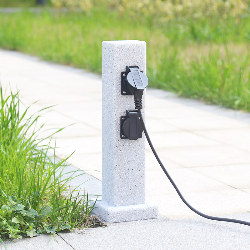 Outdoor Power Outlet - 垂直電源ソケット PE 防水屋外ソケットヴィラ中庭庭用